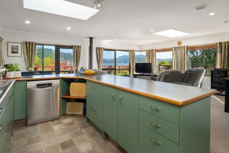 Photo of property in 5732 Kenepuru Road, Waitaria Bay, Picton, 7282