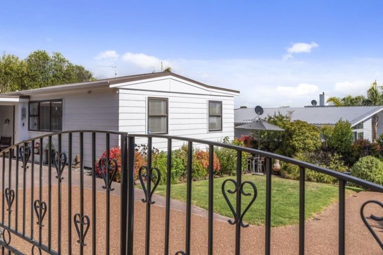 Photo of property in 2/17 County Road, Torbay, Auckland, 0630