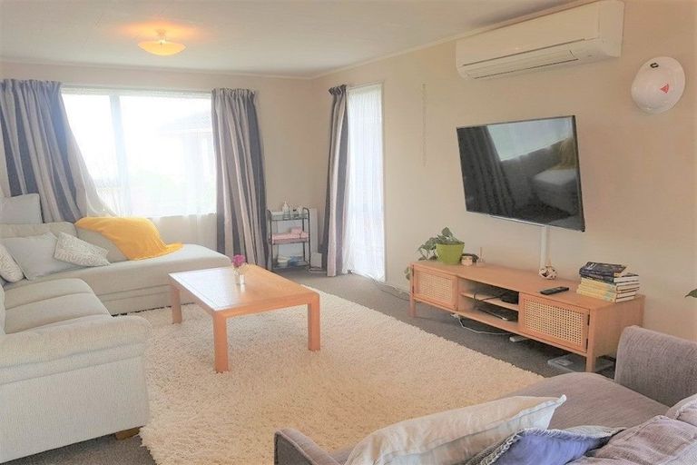 Photo of property in 6 Doncaster Terrace, Ascot Park, Porirua, 5024
