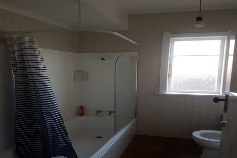 Photo of property in 15 Seddon Street, Wallaceville, Upper Hutt, 5018