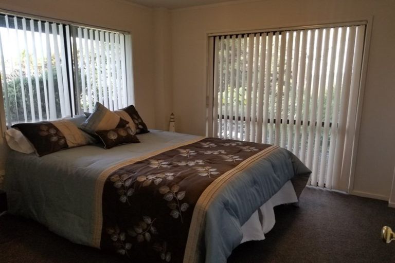Photo of property in 167 West Harbour Drive, West Harbour, Auckland, 0618