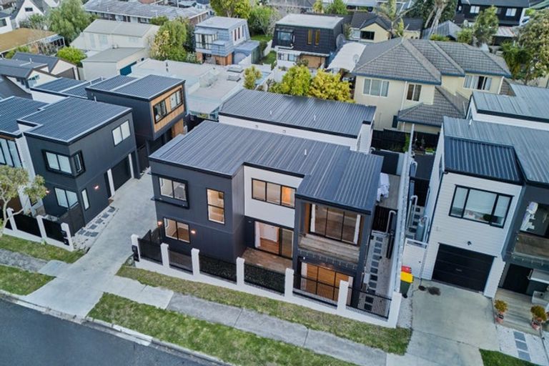 Photo of property in 36c Eastern Beach Road, Bucklands Beach, Auckland, 2012