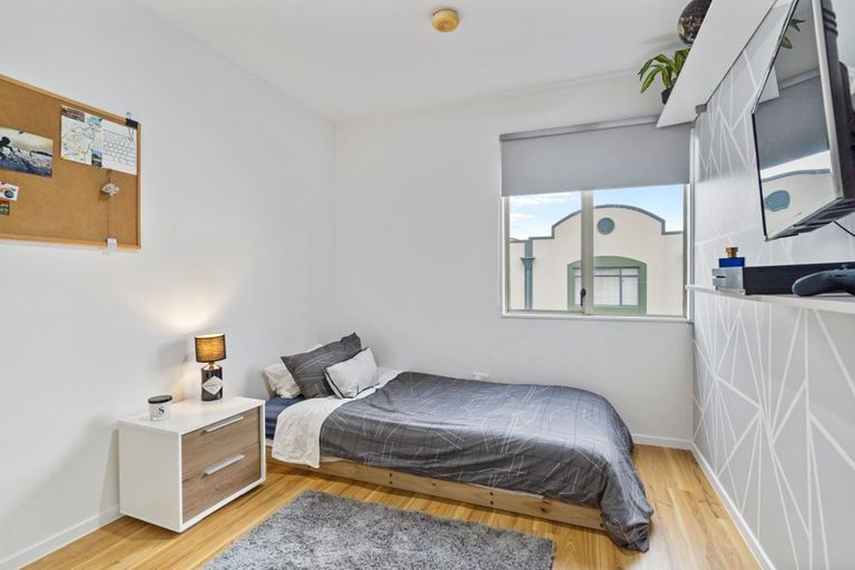 Photo of property in Lakeview Terrace, 27/14 Ambrico Place, New Lynn, Auckland, 0600