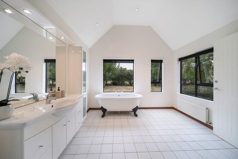 Photo of property in 923 Hoskyns Road, West Melton, Christchurch, 7671