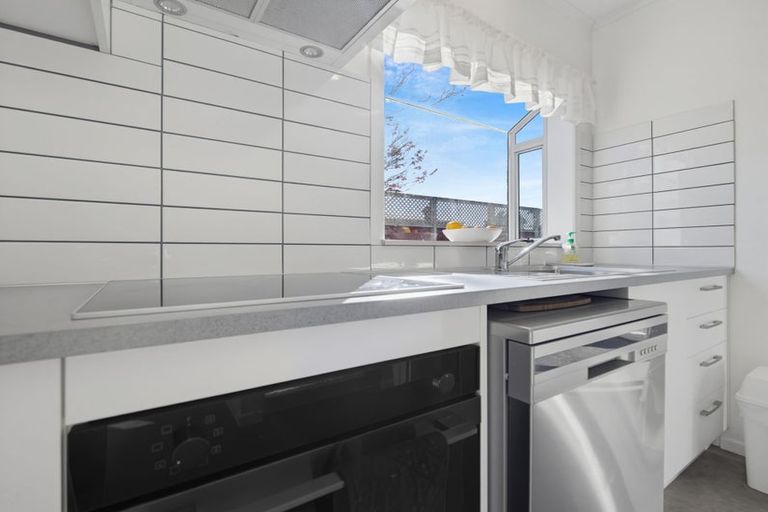 Photo of property in 1 Joanna Place, Deanwell, Hamilton, 3206
