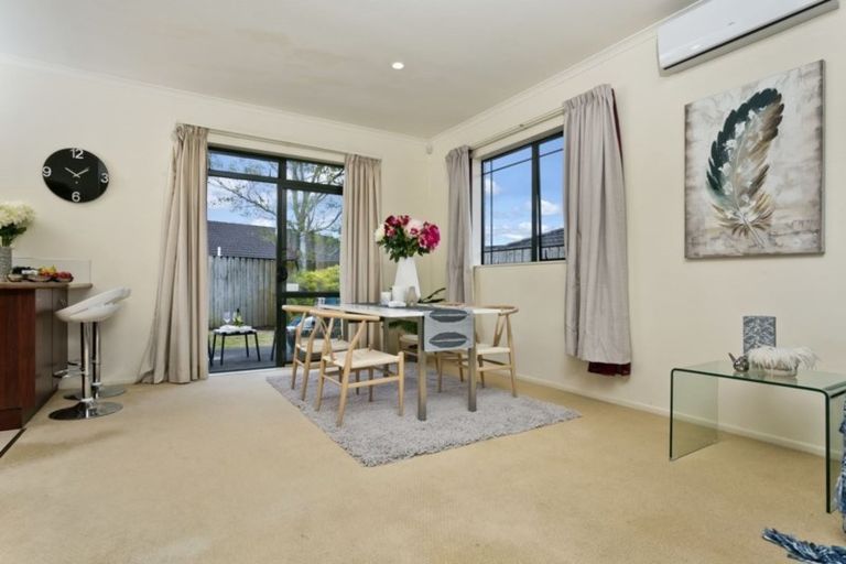 Photo of property in 1 Black Teal Close, Unsworth Heights, Auckland, 0632