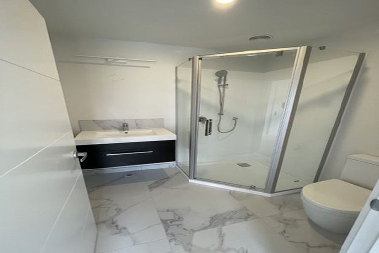 Photo of property in 42 Koreke Close, Kenepuru, Porirua, 5022