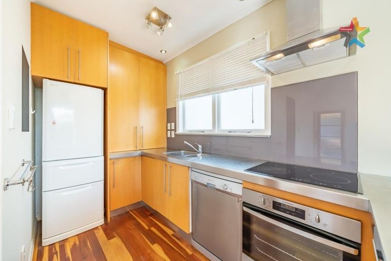 Photo of property in 4/204 Muritai Road, Eastbourne, Lower Hutt, 5013