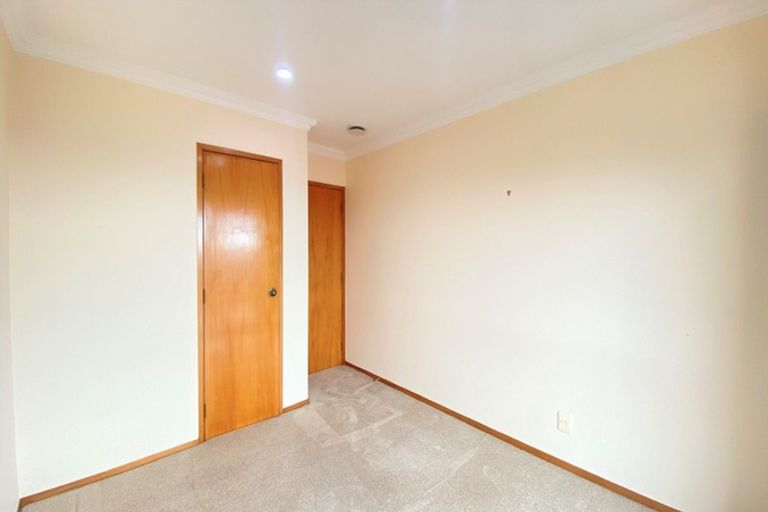 Photo of property in 12 Bragato Place, Chatswood, Auckland, 0626