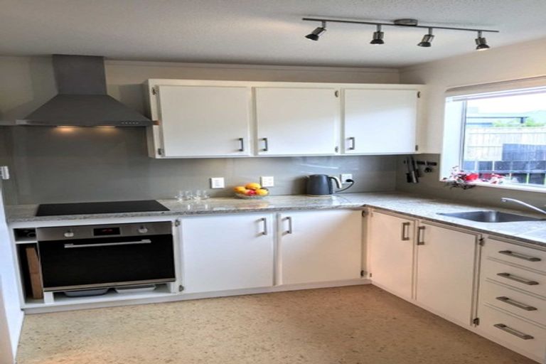 Photo of property in 6a Awamutu Grove, Waiwhetu, Lower Hutt, 5010