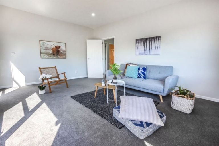 Photo of property in 58a Kahu Road, Paremata, Porirua, 5024