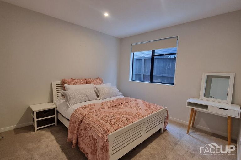 Photo of property in 10 Skua Road, Hobsonville, Auckland, 0616