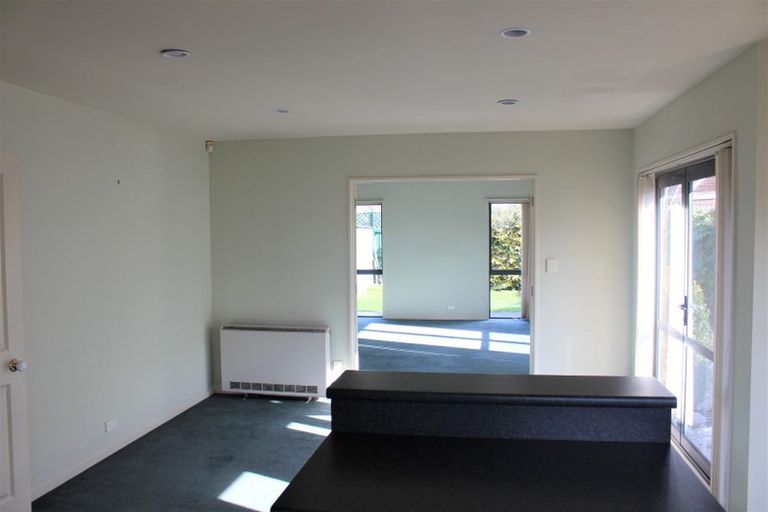Photo of property in 183 Memorial Avenue, Burnside, Christchurch, 8053