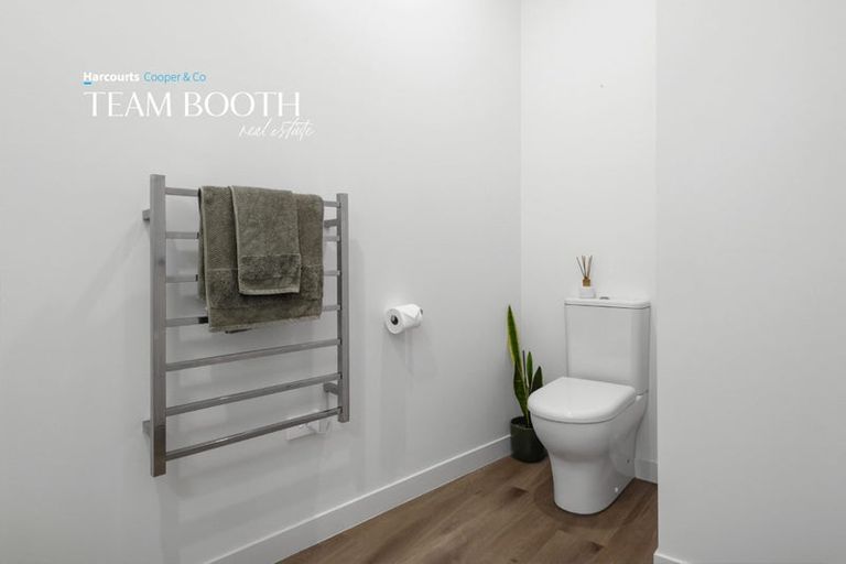 Photo of property in 8/1 Genevieve Lane, Hobsonville, Auckland, 0616