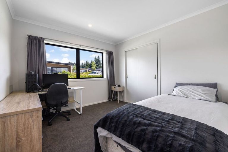 Photo of property in 12 Sawdon Street, Wanaka, 9305