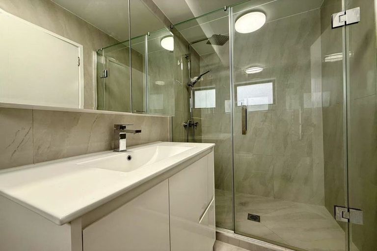 Photo of property in 4 Tawapou Close, Massey, Auckland, 0614