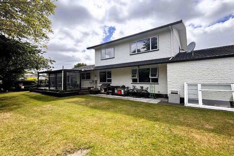 Photo of property in 15 Deepdale Street, Burnside, Christchurch, 8053