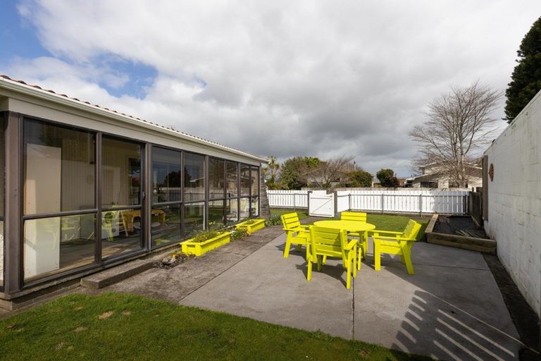 Photo of property in 72 Manu Crescent, Upper Vogeltown, New Plymouth, 4310