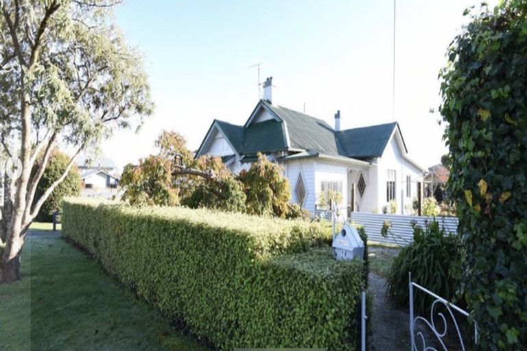 Photo of property in 18 Albert Street, Winton, 9720