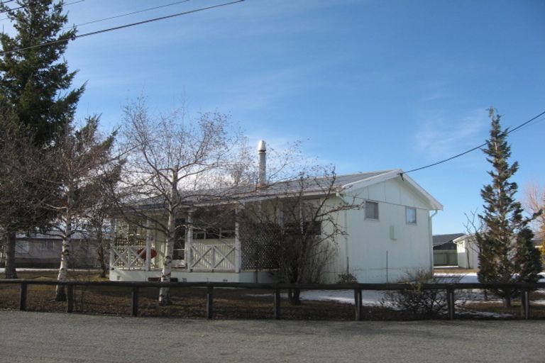 Photo of property in 16 Sealy Street, Twizel, 7901