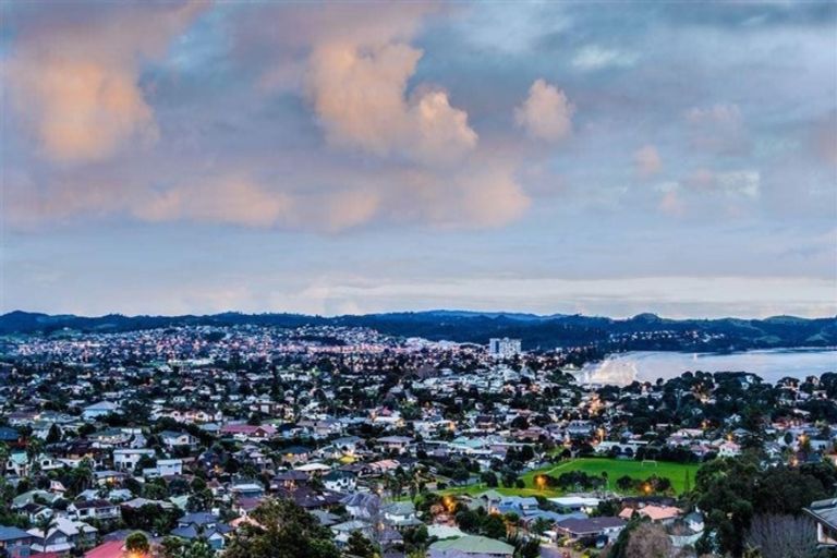 Photo of property in 9 Durness Place, Red Beach, 0932