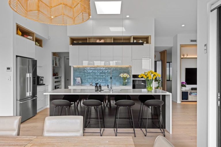 Photo of property in 14 Odlin Lane, Red Beach, 0932