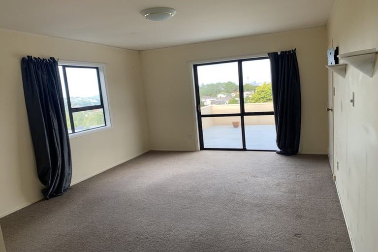 Photo of property in 11 Murano Place, Chatswood, Auckland, 0626