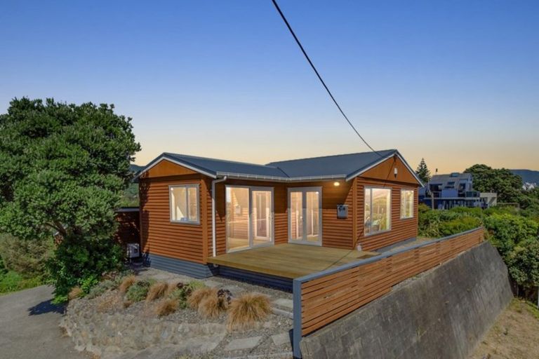 Photo of property in 186-188 Rosetta Road, Raumati South, Paraparaumu, 5032