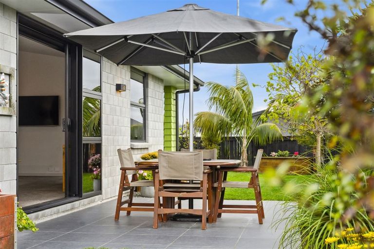 Photo of property in 40 Kuru Place, Papamoa, 3118