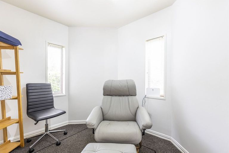 Photo of property in 85 Waterloo Crescent, Hokowhitu, Palmerston North, 4410