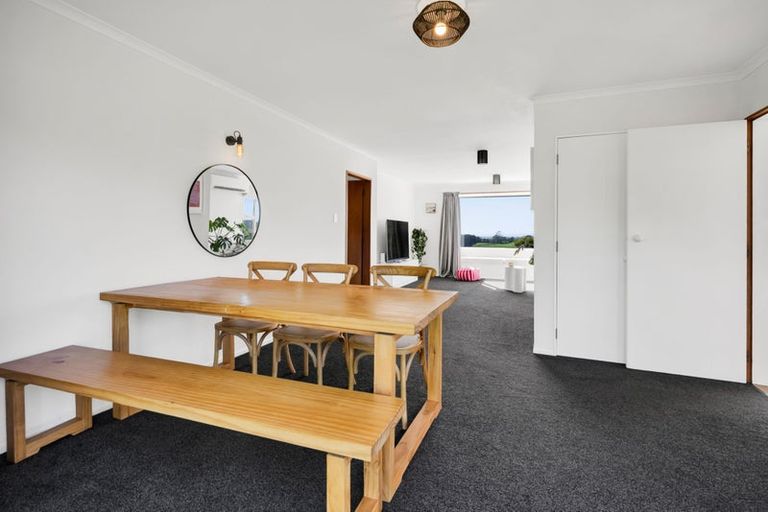 Photo of property in 805 Richmond Road, Lepperton, New Plymouth, 4373