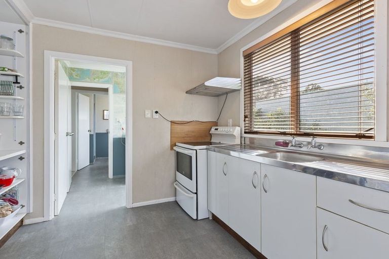 Photo of property in 8 Omata Road, Westown, New Plymouth, 4310