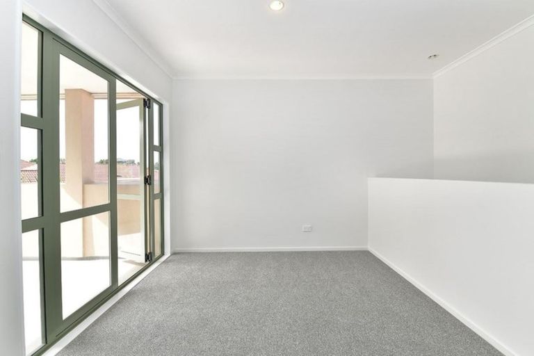 Photo of property in 15 Clea View, Gulf Harbour, Whangaparaoa, 0930