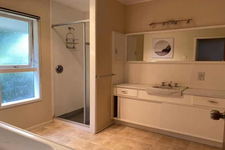 Photo of property in 2/32 Prince Regent Drive, Half Moon Bay, Auckland, 2012