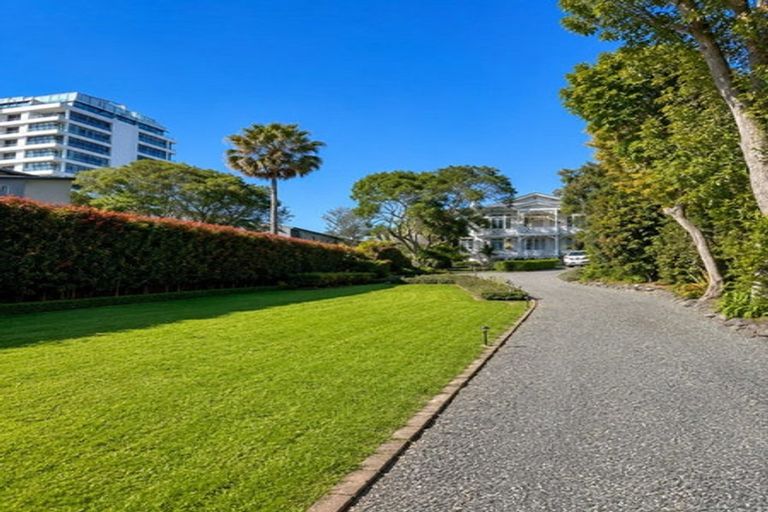 Photo of property in 55 Stanley Point Road, Stanley Point, Auckland, 0624