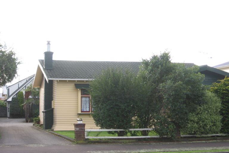 Photo of property in 5 Manson Street, Terrace End, Palmerston North, 4410
