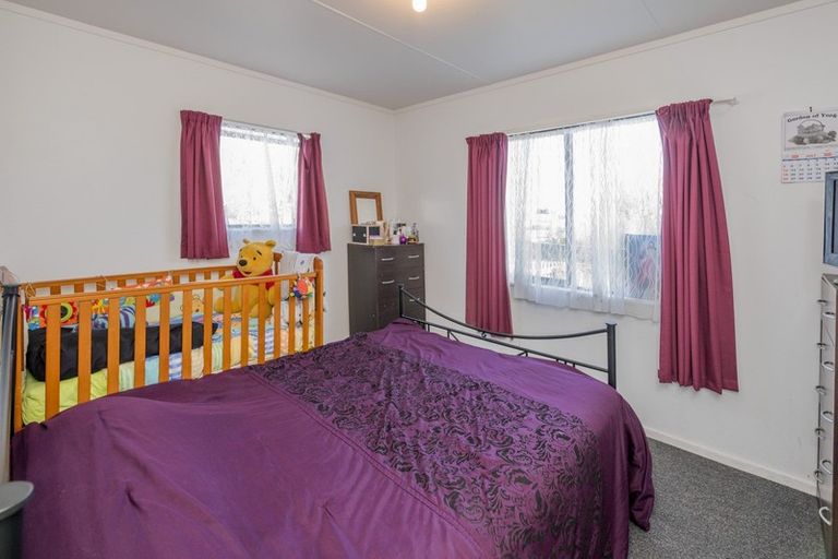 Photo of property in 15 Solway Street, Levin, 5510