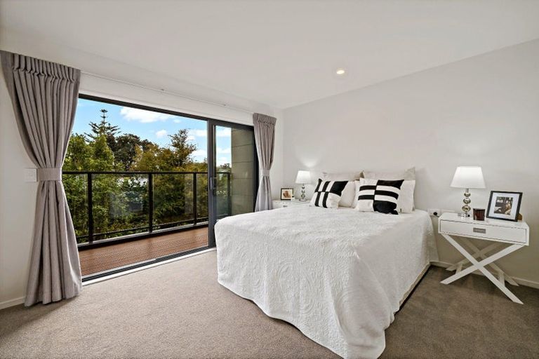 Photo of property in 24 Ti Kouka Lane, Sandringham, Auckland, 1025