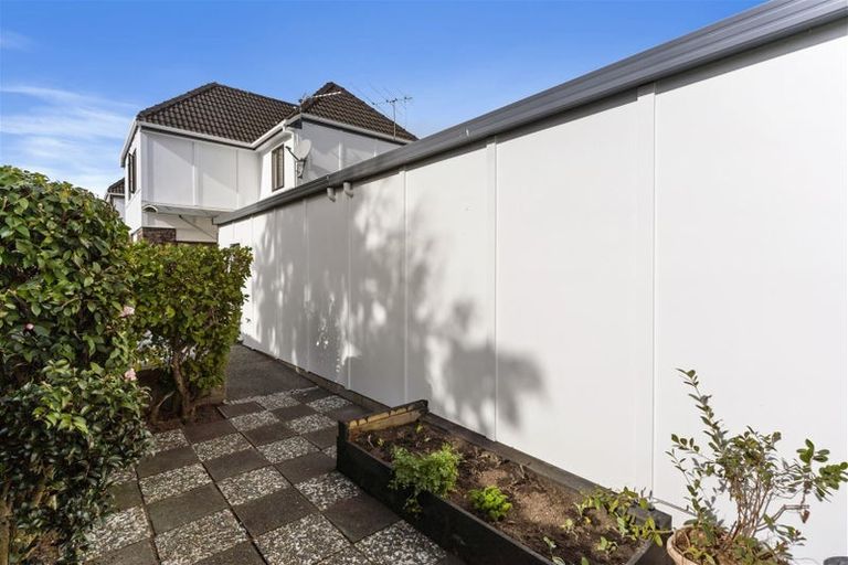 Photo of property in 22b Church Street, Northcote Point, Auckland, 0627