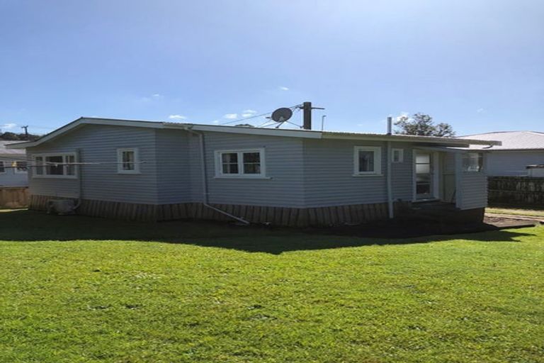Photo of property in 57 Woodside Road, Massey, Auckland, 0614