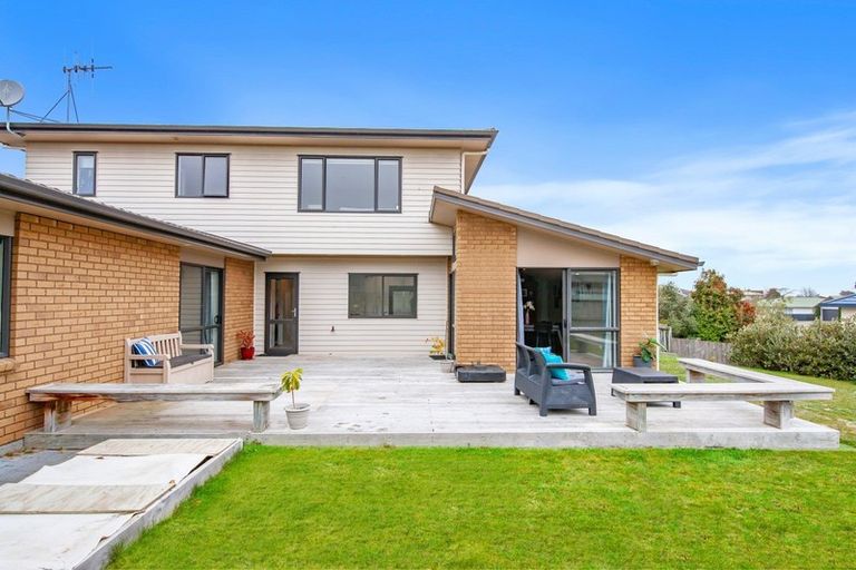 Photo of property in 1 Botanical Heights Drive, Waipahihi, Taupo, 3330