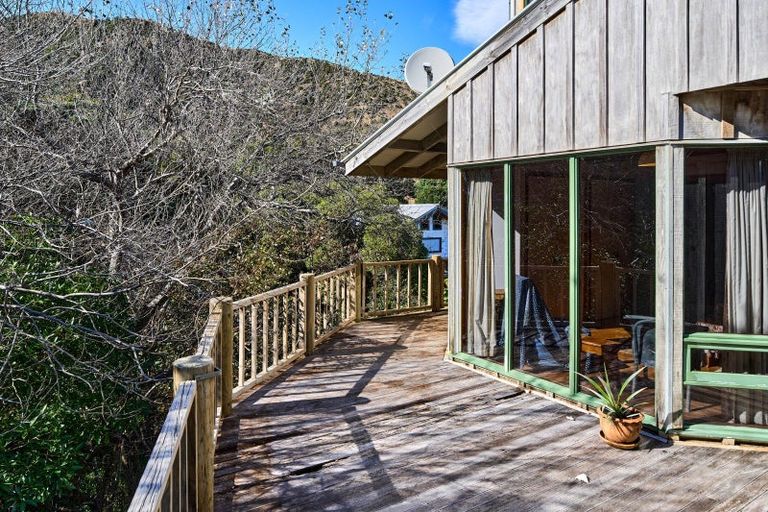 Photo of property in 13 The Parade, Paekakariki, 5034