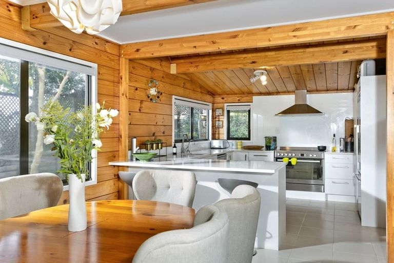 Photo of property in 79 Caribbean Drive, Unsworth Heights, Auckland, 0632