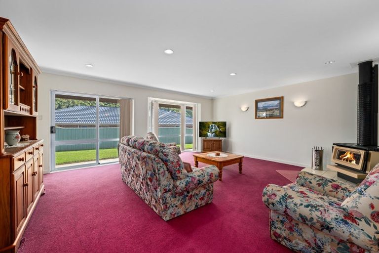 Photo of property in 28 Ranui Street, Waikawa, Picton, 7220