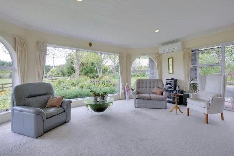 Photo of property in 211 Waihoehoe Road, Drury, 2577