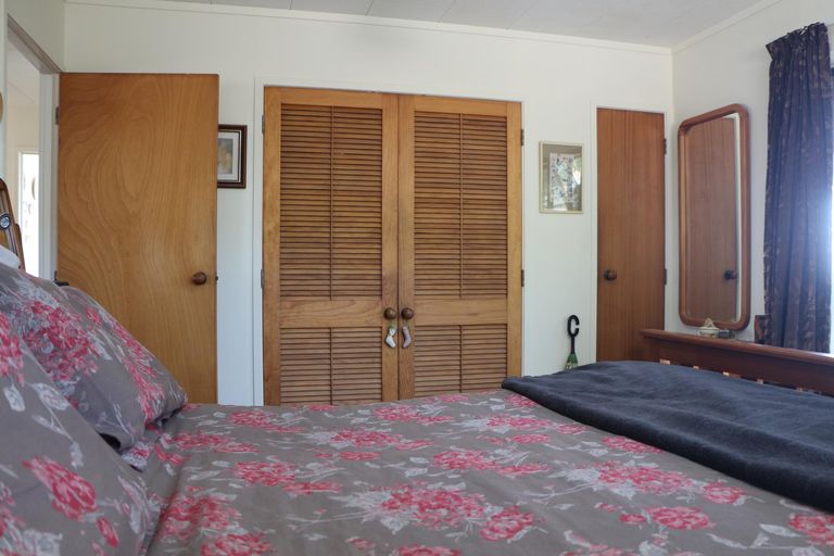 Photo of property in 54 Stratford Drive, Cable Bay, 0420