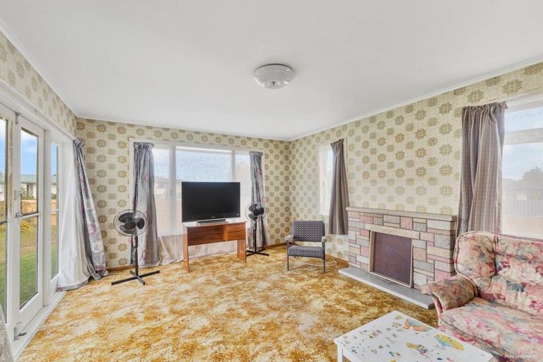 Photo of property in 20 Ozich Avenue, Te Atatu South, Auckland, 0610