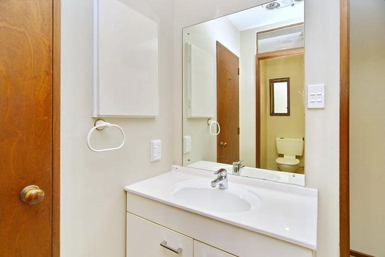 Photo of property in 44b Memorial Avenue, Ilam, Christchurch, 8053