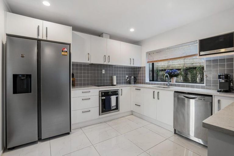 Photo of property in 88b West Harbour Drive, West Harbour, Auckland, 0618