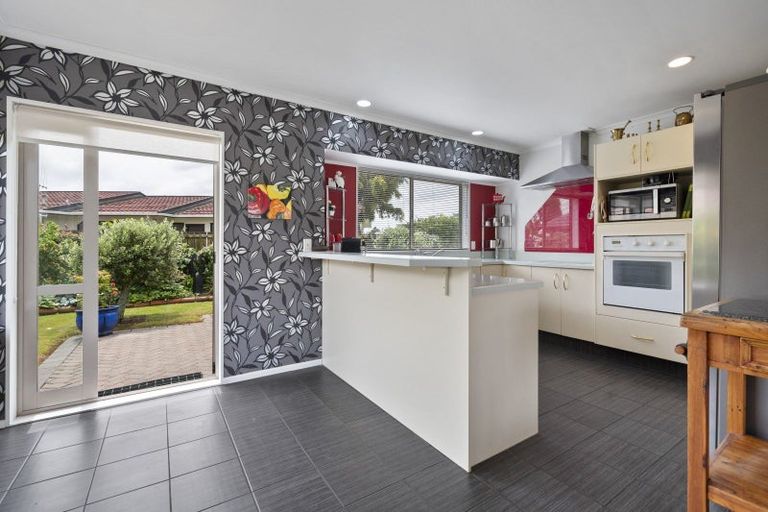 Photo of property in 31 Caroline Crescent, Highbury, Palmerston North, 4412